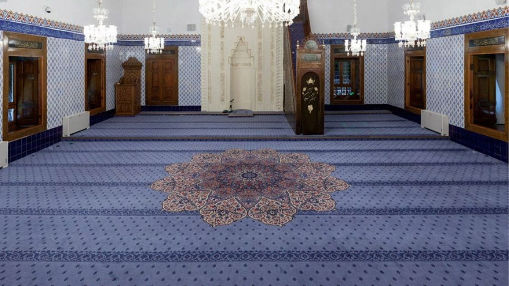 Choosing Mosque carpets for high foot traffic in Abu Dhabi